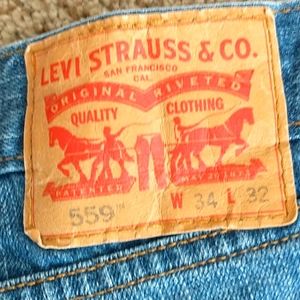 Levi 559 relaxed straight leg medium wash jeans
